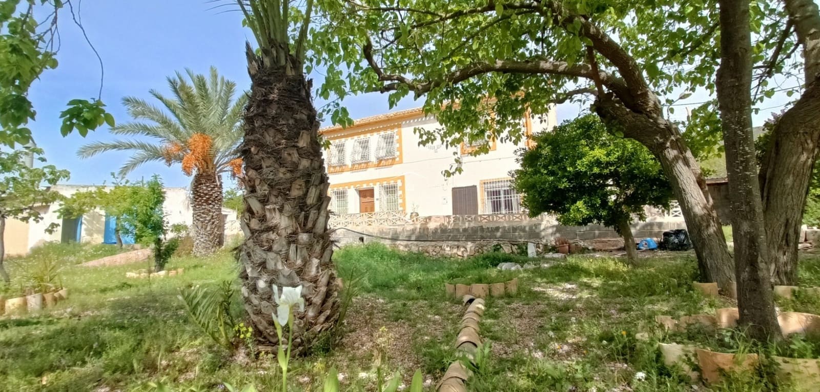 4 bedroom Finca/Country House for sale in La Romana with pool garage - € 230,000 (Ref: 9751488)