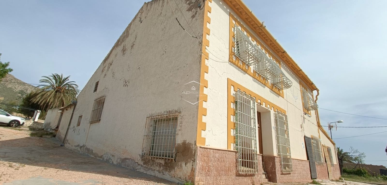 4 bedroom Finca/Country House for sale in La Romana with pool garage - € 230,000 (Ref: 9751488)