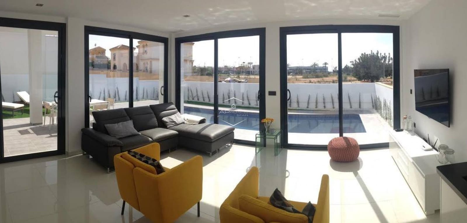 3 slaapkamer Villa te koop in La Romana met zwembad - € 379.900 (Ref: 9932714)