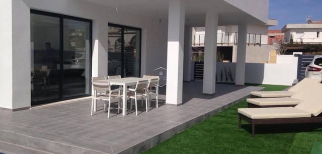 3 bedroom Villa for sale in La Romana with pool - € 379,900 (Ref: 9932714)