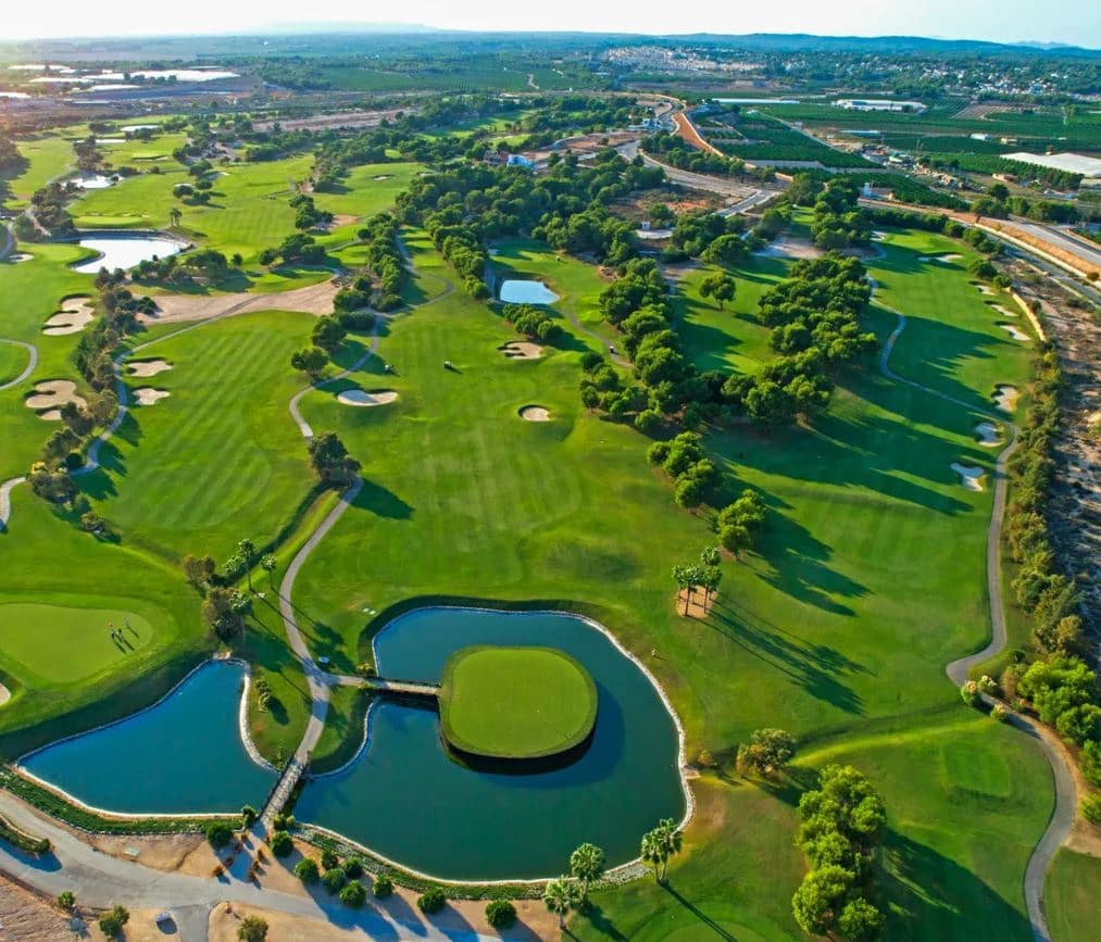 3 sovrum Villa till salu i Torrevieja med pool garage - 550 000 € (Ref: 9386029)