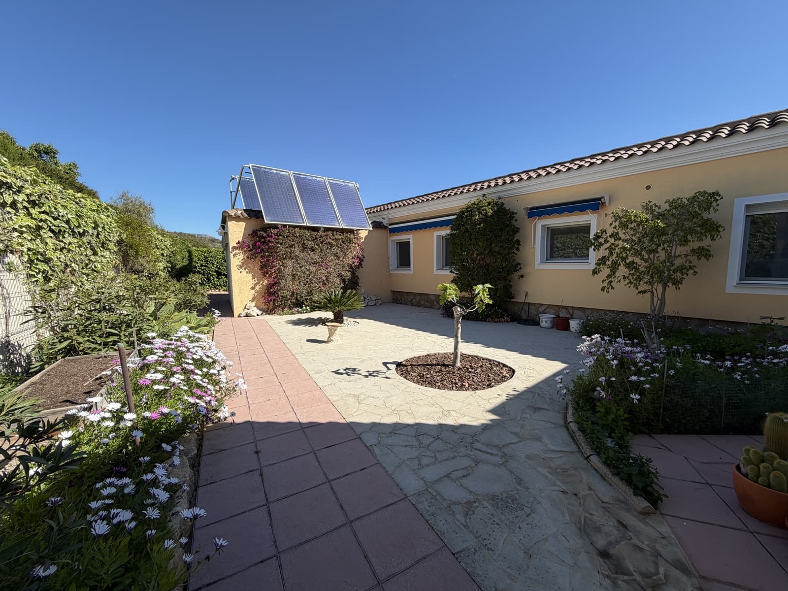 3 soverom Villa til salgs i La Nucia med svømmebasseng garasje - € 590 000 (Ref: 9733621)