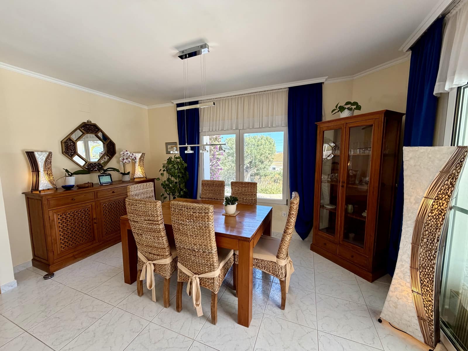 3 soverom Villa til salgs i La Nucia med svømmebasseng garasje - € 590 000 (Ref: 9733621)