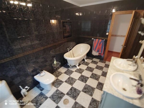 6 soverom Villa til salgs i Molvizar med garasje - € 380 000 (Ref: 10027672)