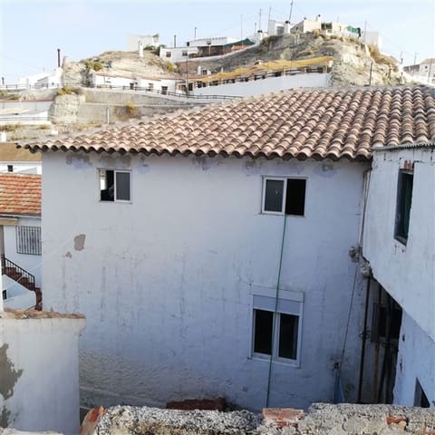 4 bedroom Townhouse for sale in Castilléjar with garage - € 47,500 (Ref: 10095024)