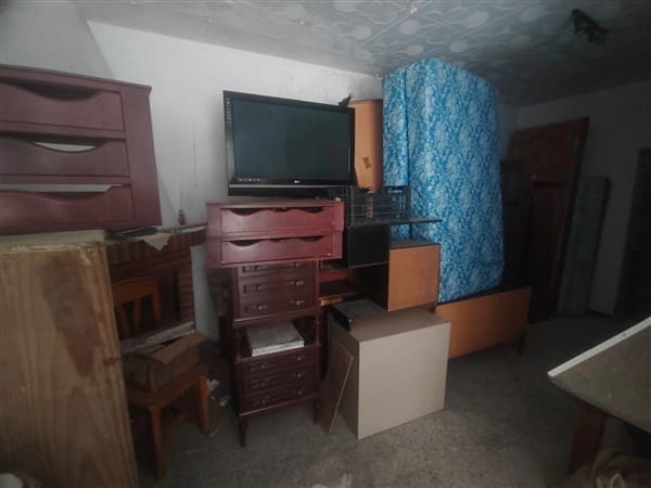 12 makuuhuone Omakotitalo myytävänä paikassa Itrabo mukana 
autotalli - 262 000 € (Ref: 8292960)