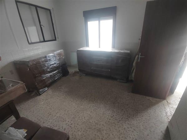 12 makuuhuone Omakotitalo myytävänä paikassa Itrabo mukana 
autotalli - 262 000 € (Ref: 8292960)