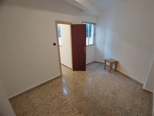 4 soveværelse Byhus til salg i Motril - € 125.000 (Ref: 8292971)