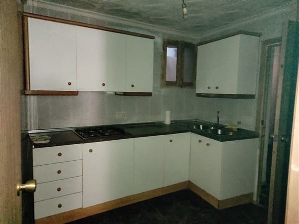 3 soveværelse Byhus til salg i Jorairatar - € 35.000 (Ref: 8292972)