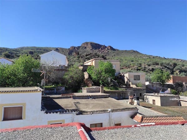 3 soveværelse Byhus til salg i Jorairatar - € 35.000 (Ref: 8292972)