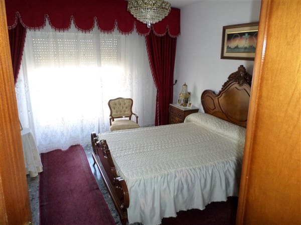 6 slaapkamer Huis te koop in La Peza - € 240.000 (Ref: 8292994)