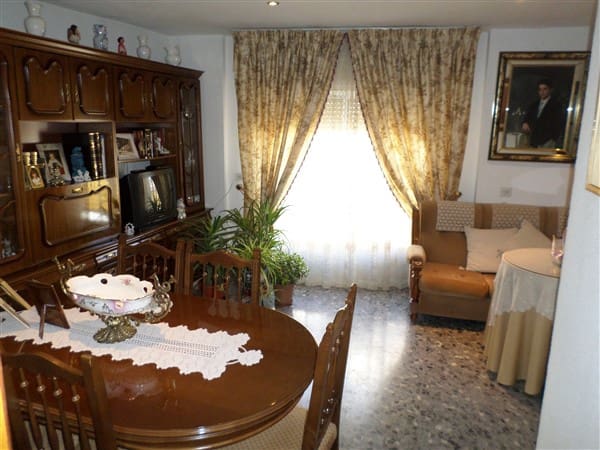 6 slaapkamer Huis te koop in La Peza - € 240.000 (Ref: 8292994)