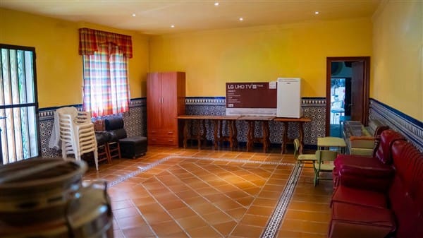 1 bedroom Commercial for sale in La Peza with garage - € 292,000 (Ref: 8292995)