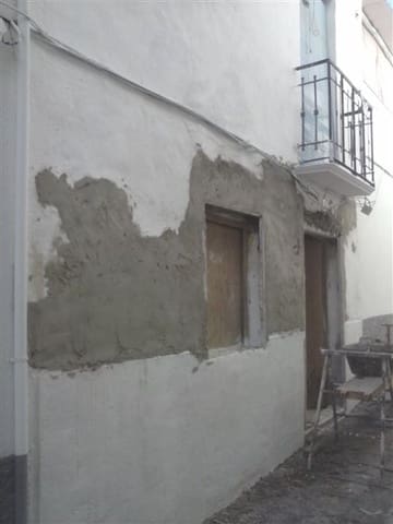 5 quarto Casa em Banda para venda em Baza - 24 500 € (Ref: 8293004)
