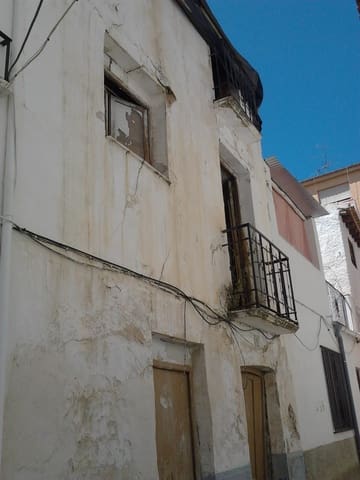 5 quarto Casa em Banda para venda em Baza - 24 500 € (Ref: 8293004)