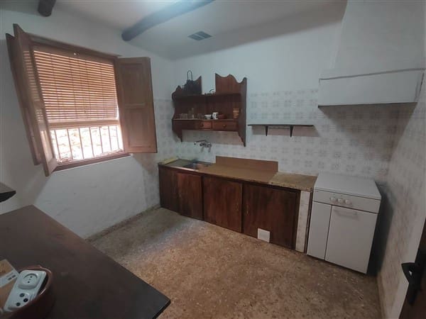 5 soveværelse Byhus til salg i Izbor, El Pinar - € 86.900 (Ref: 8303608)