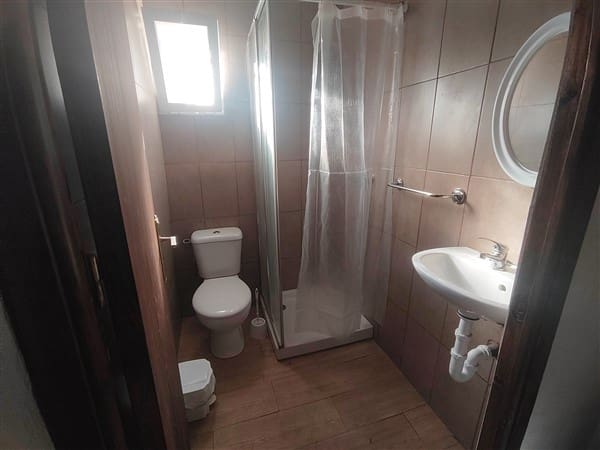 5 soveværelse Byhus til salg i Izbor, El Pinar - € 86.900 (Ref: 8303608)