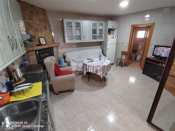 7 soveværelse Byhus til salg i Guadix med garage - € 375.000 (Ref: 8402901)