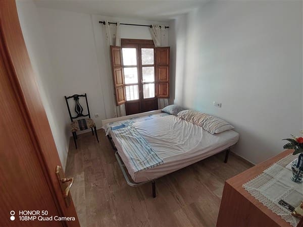 7 soveværelse Byhus til salg i Guadix med garage - € 375.000 (Ref: 8402901)