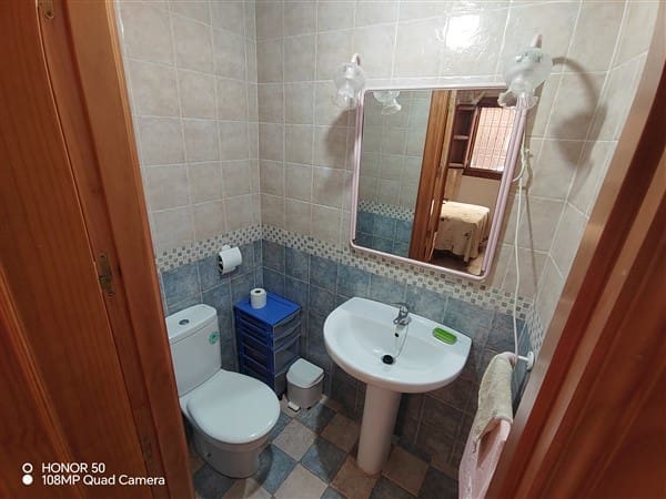 7 soveværelse Byhus til salg i Guadix med garage - € 375.000 (Ref: 8402901)