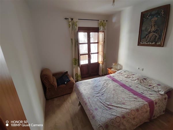 7 soveværelse Byhus til salg i Guadix med garage - € 375.000 (Ref: 8402901)