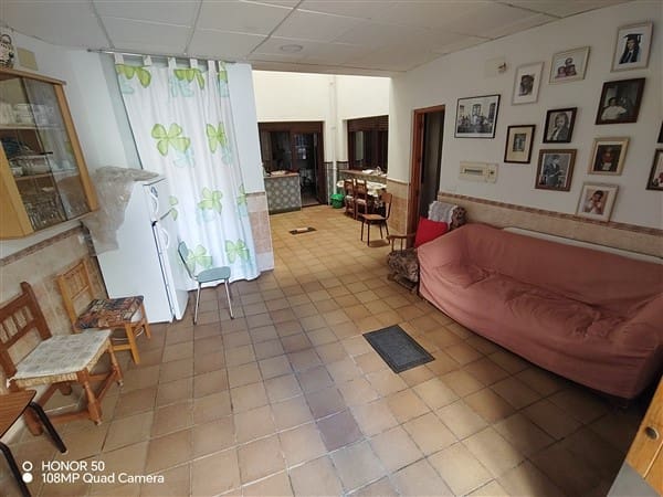 7 soveværelse Byhus til salg i Guadix med garage - € 375.000 (Ref: 8402901)