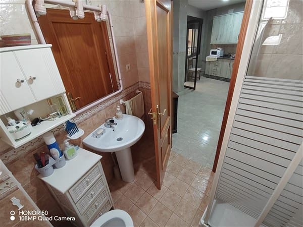 7 soveværelse Byhus til salg i Guadix med garage - € 375.000 (Ref: 8402901)