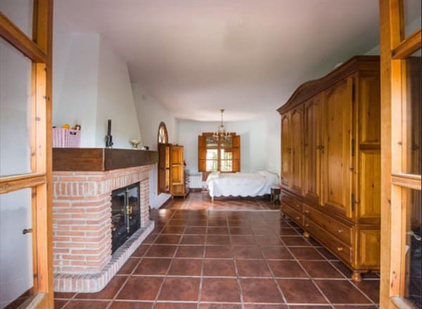 4 soveværelse Villa til salg i Dúdar med swimmingpool garage - € 405.000 (Ref: 8420487)