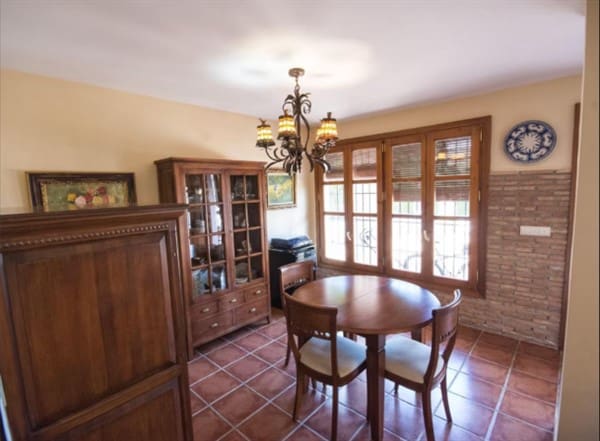 4 soveværelse Villa til salg i Dúdar med swimmingpool garage - € 405.000 (Ref: 8420487)