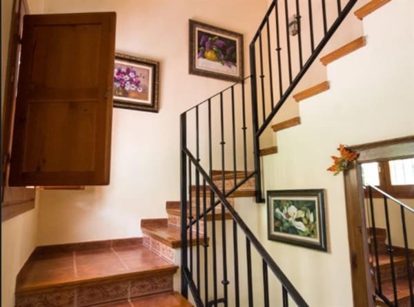 4 soveværelse Villa til salg i Dúdar med swimmingpool garage - € 405.000 (Ref: 8420487)