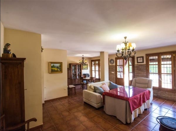 4 soveværelse Villa til salg i Dudar med swimmingpool garage - € 405.000 (Ref: 8420487)