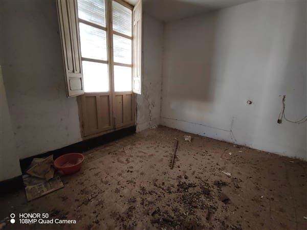 Ruin til salg i Guadix - € 40.000 (Ref: 8493341)