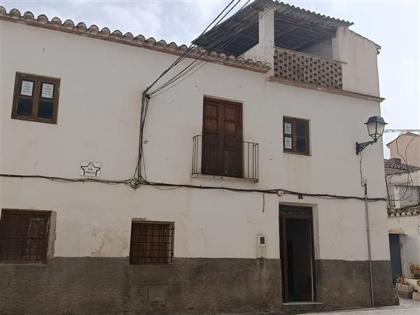 3 soveværelse Byhus til salg i Baza - € 39.000 (Ref: 8518876)