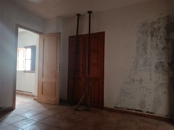 3 soveværelse Byhus til salg i Baza - € 39.000 (Ref: 8518876)