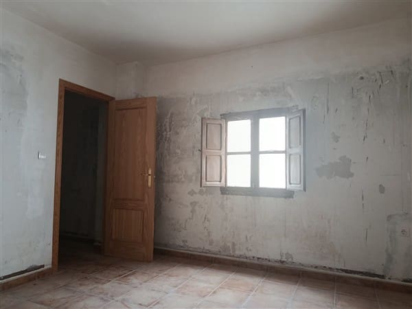 3 soveværelse Byhus til salg i Baza - € 39.000 (Ref: 8518876)