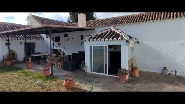 3 soveværelse Finca/Landehus til salg i Pinar med swimmingpool garage - € 118.000 (Ref: 8596228)