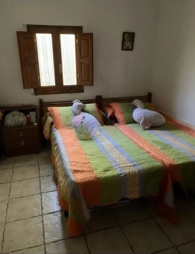 2 soveværelse Finca/Landehus til salg i La Peza med swimmingpool garage - € 90.000 (Ref: 8602668)