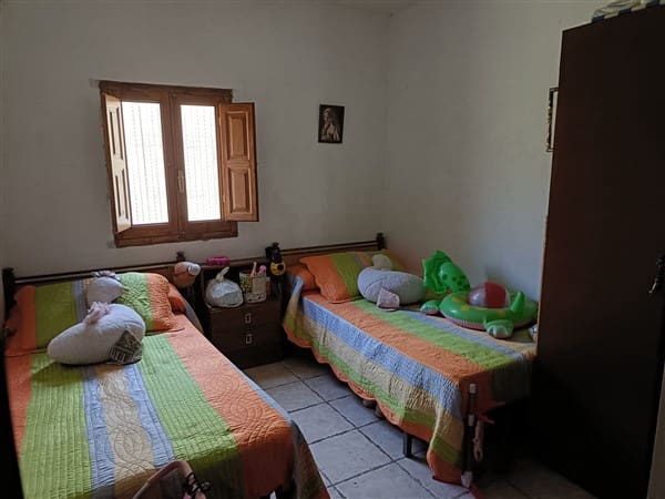 2 soveværelse Finca/Landehus til salg i La Peza med swimmingpool garage - € 90.000 (Ref: 8602668)