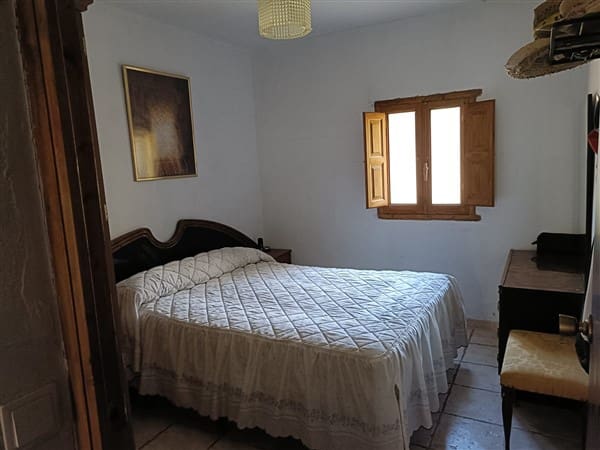 2 soveværelse Finca/Landehus til salg i La Peza med swimmingpool garage - € 90.000 (Ref: 8602668)