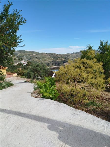 2 soveværelse Finca/Landehus til salg i Otivar med swimmingpool garage - € 154.000 (Ref: 8602669)