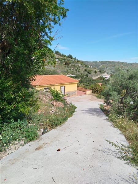 2 soveværelse Finca/Landehus til salg i Otivar med swimmingpool garage - € 154.000 (Ref: 8602669)