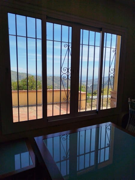 2 soveværelse Finca/Landehus til salg i Otivar med swimmingpool garage - € 154.000 (Ref: 8602669)