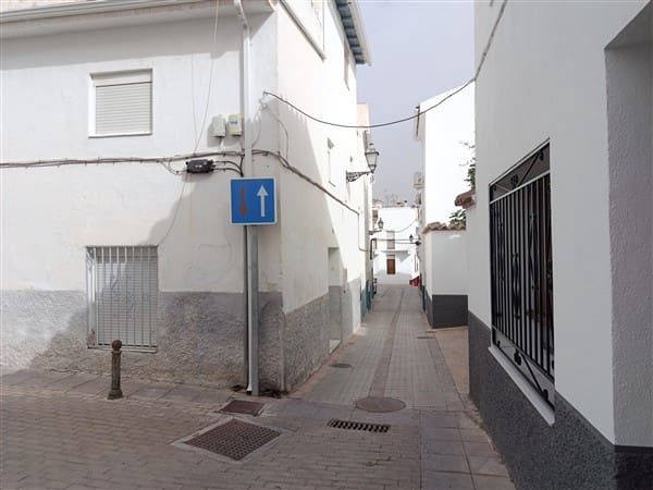 5 soveværelse Byhus til salg i Baza - € 69.900 (Ref: 8637336)