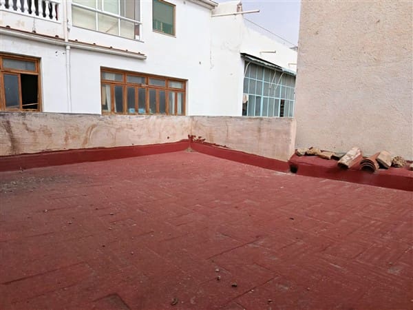 5 soveværelse Byhus til salg i Baza - € 69.900 (Ref: 8637336)