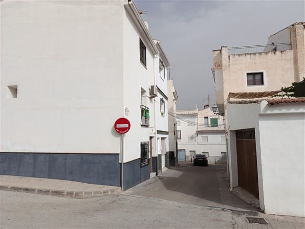 5 soveværelse Byhus til salg i Baza - € 69.900 (Ref: 8637336)