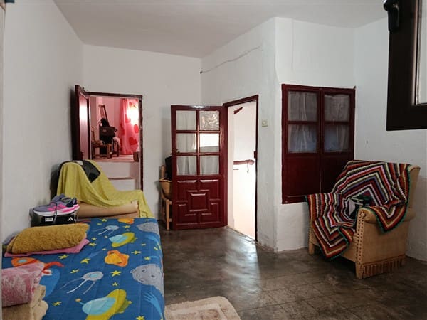 5 soveværelse Byhus til salg i Baza - € 69.900 (Ref: 8637336)