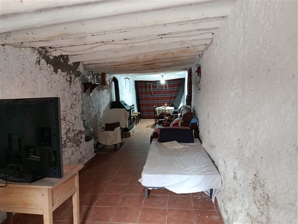 5 soveværelse Byhus til salg i Baza - € 69.900 (Ref: 8637336)