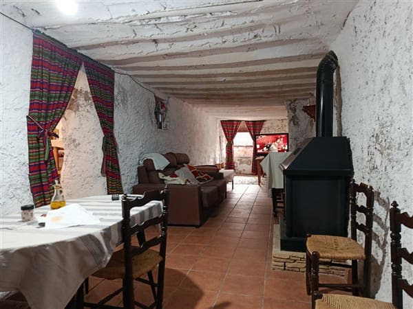 5 soveværelse Byhus til salg i Baza - € 69.900 (Ref: 8637336)