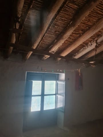 4 makuuhuone Omakotitalo myytävänä paikassa Las Vertientes, Cúllar mukana 
autotalli - 44 900 € (Ref: 8655604)