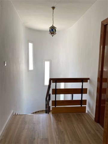 4 soveværelse Villa til salg i Alomartes, Illora med swimmingpool garage - € 198.000 (Ref: 8665907)